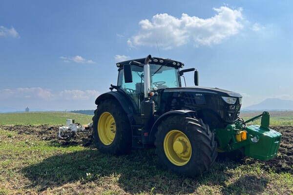 大型機械を乗りこなす！未来を担う農業機械オペレーターとして、圧倒的な存在感を放ちませんか？
【月給22万円～／若手活躍中】