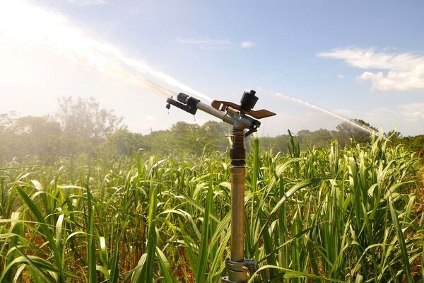 【賞与実績5ヶ月分／年間休日120日】民間から官公庁案件まで担当！農業用散水機トップメーカーで営業スタッフ募集＠沖縄