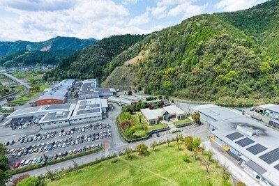 ［2026卒対象］
【平均勤続年数10年】機械好き×環境に関心がある人へ！ロボット導入と環境保全で、工場の未来を創る仲間を募集！