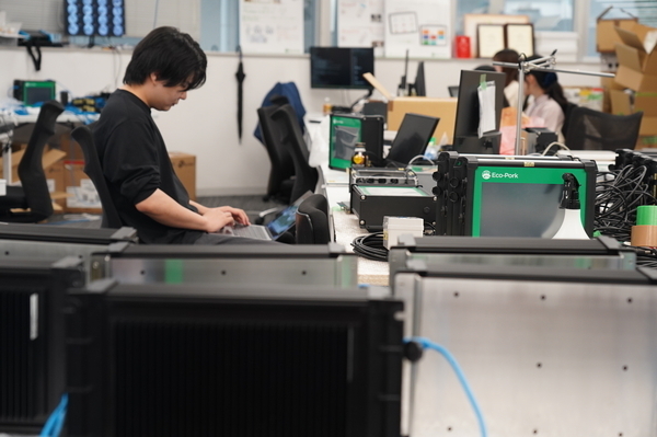 【異文化交流／製品開発に挑戦】フットワークの軽さを活かすフィールドオペレーター