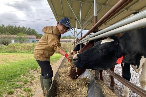 【未経験歓迎／創業50年の安定】高原のレストラン・売店で笑顔と「おいしい」を届ける接客・販売スタッフ