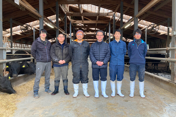 【完全週休2日制／資格取得支援あり】『はまなか黒牛』を全国へ！感謝と愛情を持って、のびのびと牛を育てる牧場です。
