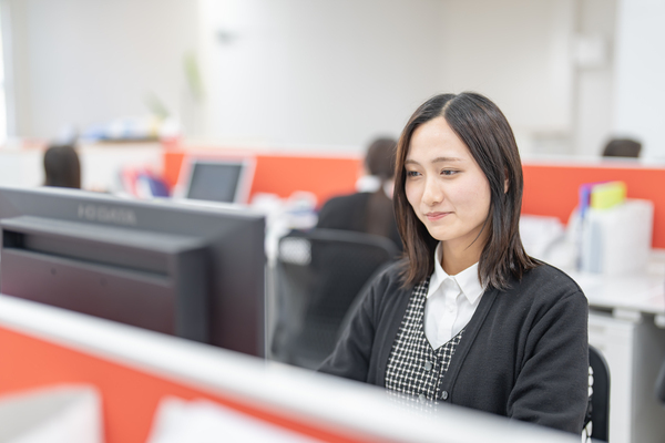 30年愛される「もずく」の安定企業！会社を支える総務・経理職【穏やかな社風・ポテンシャル採用】
