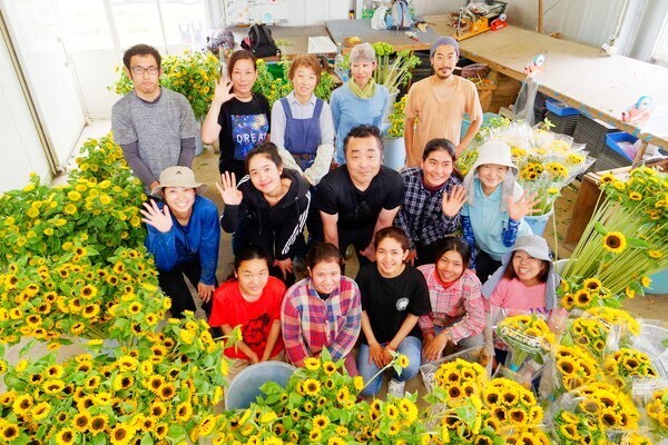 【世界へ展開する総合園芸企業】花・野菜・果樹の生産から加工・販売まで多彩な道をご用意＜未経験・移住歓迎＞
