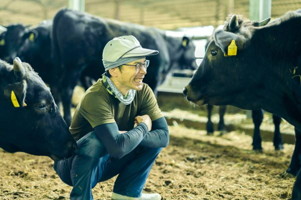 【分業制で安心◎／未経験歓迎！】関西最大級の牧場で働くブランド牛飼育スタッフ