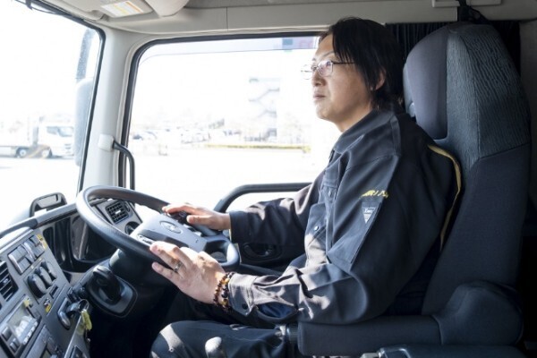 【大型免許があればOK】パレット輸送中心で負担少なめ◎農業×物流の安定企業で働く10t中距離配送ドライバー@佐賀